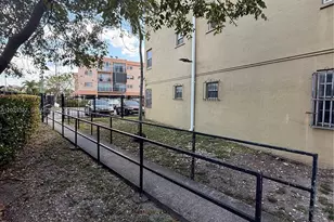 6070 W 18th Ave, Hialeah, FL 33012 - Photo 28