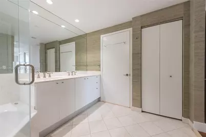 901 Brickell Key Blvd #2006, Miami, FL 33131 - Photo 24