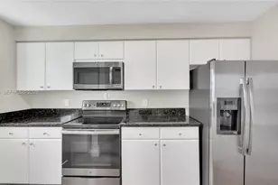 2475 Brickell Ave, Miami, FL 33129 - Photo 18