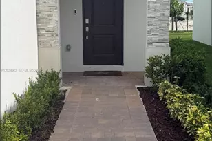 2584 SE 25th Ct, Homestead, FL 33035 - Photo 6