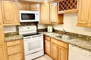400 Kings Point Dr, Sunny Isles Beach, FL 33160 - Photo 4