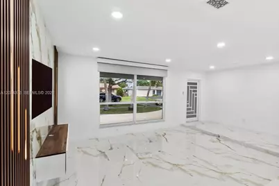 7220 NW 10th Pl, Plantation, FL 33313 - Photo 8
