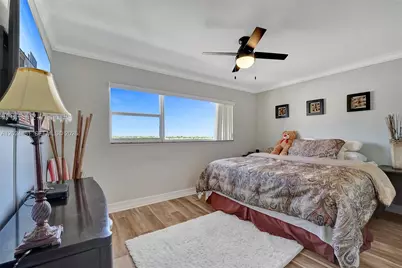 300 Oregon St #503, Hollywood, FL 33019 - Photo 14