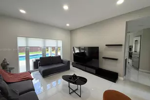 10462 NW 130th St, Hialeah Gardens, FL 33018 - Photo 2