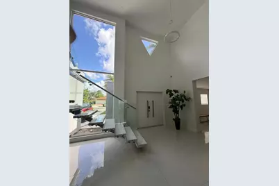 10462 NW 130th St #1, Hialeah Gardens, FL 33018 - Photo 4