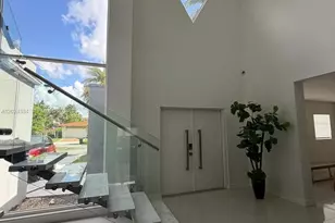 10462 NW 130th St, Hialeah Gardens, FL 33018 - Photo 4