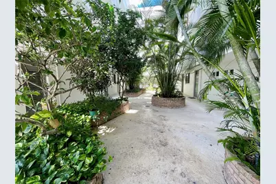 1670 Bay Rd #2B, Miami Beach, FL 33139 - Photo 2