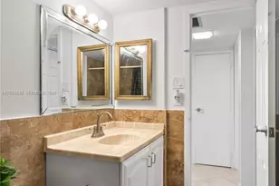 100 Bayview Dr, Sunny Isles Beach, FL 33160 - Photo 16