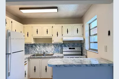 365 NE 125th St #306, North Miami, FL 33161 - Photo 4