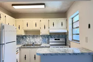 365 NE 125th St, North Miami, FL 33161 - Photo 4