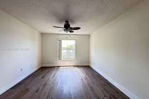 365 NE 125th St, North Miami, FL 33161 - Photo 8