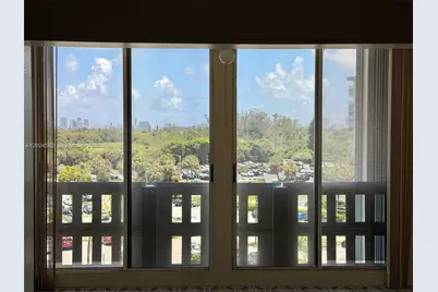 4001 Hillcrest Dr #609, Hollywood, FL 33021 - Photo 6