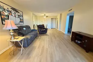 4001 Hillcrest Dr, Hollywood, FL 33021 - Photo 2
