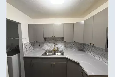 2769 NW 58th Ter #2769, Lauderhill, FL 33313 - Photo 4