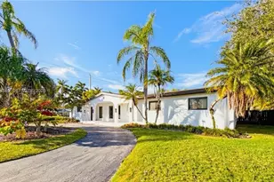 8695 SW 110th St, Miami, FL 33156 - Photo 2