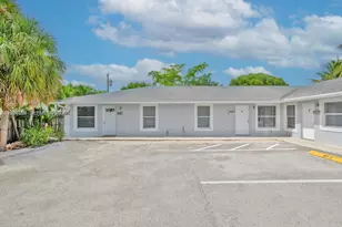 241 NW 40th St, Oakland Park, FL 33309 - Photo 14