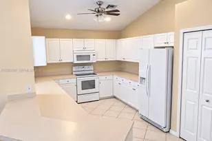 3740 NE 10th Ave, Naples, FL 34120 - Photo 4
