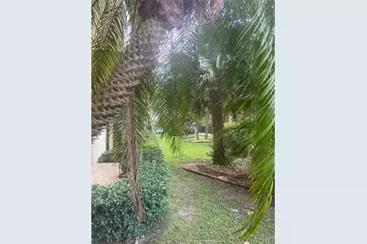 4550 NW 9th St #203E, Miami, FL 33126 - Photo 36