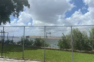 4550 NW 9th St, Miami, FL 33126 - Photo 22