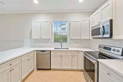 12858 SW 52nd St, Miramar, FL 33027 - Photo 2