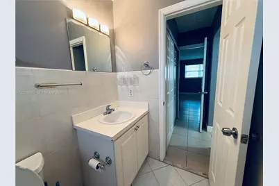 2040 NW 89th Ave #204, Pembroke Pines, FL 33028 - Photo 8