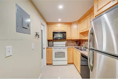1040 SE 4th Ave #128, Deerfield Beach, FL 33441 - Photo 16