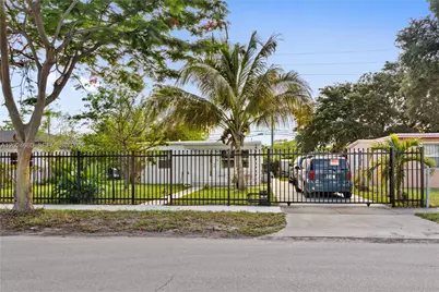 14370 NW 21st Ct, Opa Locka, FL 33054 - Photo 10