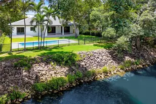 6853 S Waterway Dr, Miami, FL 33155 - Photo 6