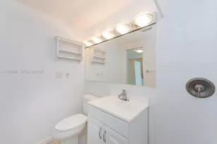 1408 Brickell Bay Dr, Miami, FL 33131 - Photo 12