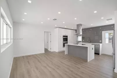 1081 NE 166th St #1081, North Miami Beach, FL 33162 - Photo 4