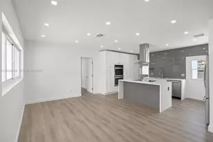 1081 NE 166th St, North Miami Beach, FL 33162 - Photo 4