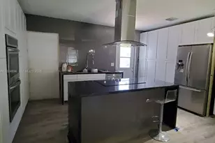 1081 NE 166th St, North Miami Beach, FL 33162 - Photo 4