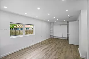 1081 NE 166th St, North Miami Beach, FL 33162 - Photo 16
