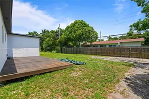 1081 NE 166th St, North Miami Beach, FL 33162 - Photo 22