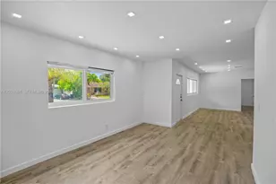 1081 NE 166th St, North Miami Beach, FL 33162 - Photo 12