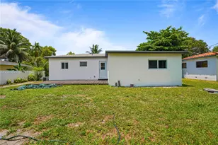 1081 NE 166th St, North Miami Beach, FL 33162 - Photo 24