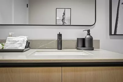 121 NE 5th St #1712, Miami, FL 33132 - Photo 82