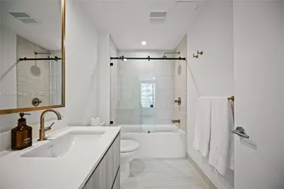 77 SE 5th Street #1604, Miami, FL 33131 - Photo 10