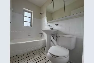 1320 NW 87th St, Miami, FL 33147 - Photo 10