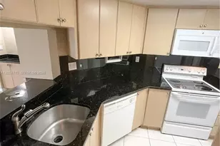 2829 N Course Dr, Pompano Beach, FL 33069 - Photo 6