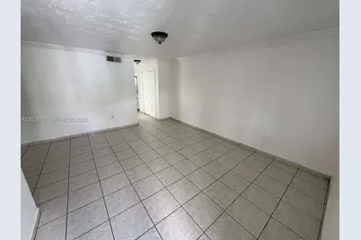 1655 W 44th Pl #302, Hialeah, FL 33012 - Photo 6