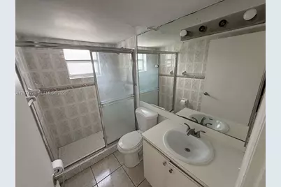 1655 W 44th Pl #302, Hialeah, FL 33012 - Photo 8