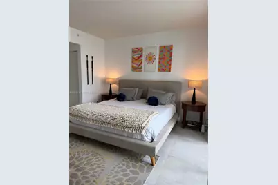 1300 Brickell Bay Dr #1007, Miami, FL 33131 - Photo 18