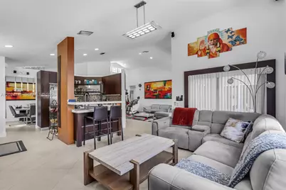 632 Carrington Ln, Weston, FL 33326 - Photo 8