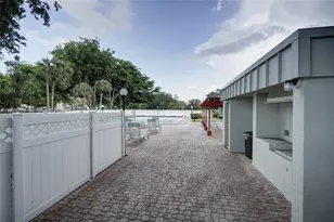 3100 W Rolling Hills Cir, Davie, FL 33328 - Photo 6