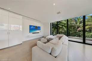 420 N Hibiscus Dr, Miami Beach, FL 33139 - Photo 8