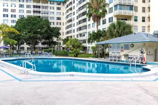 4200 Hillcrest Dr, Hollywood, FL 33021 - Photo 36