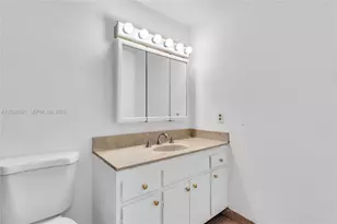 4200 Hillcrest Dr, Hollywood, FL 33021 - Photo 22