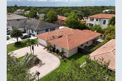 7831 NW 160th Ter, Miami Lakes, FL 33016 - Photo 54
