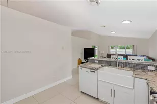 16269 SW 6th St, Pembroke Pines, FL 33027 - Photo 14